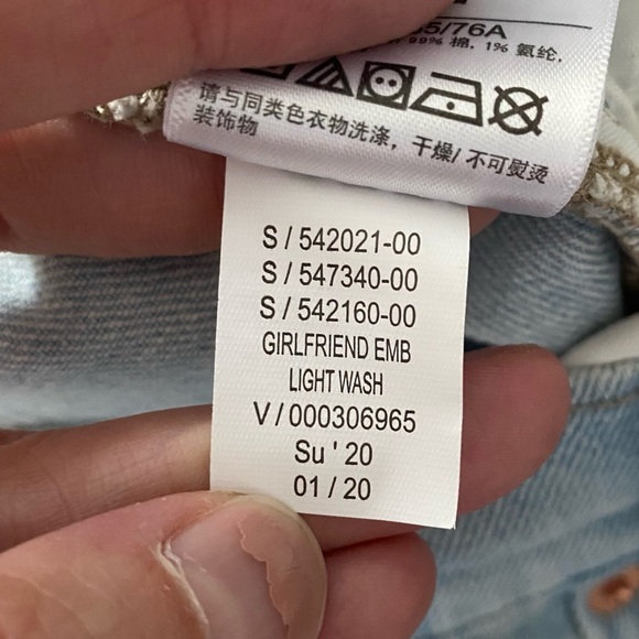 Gap Flower Embroidered Girlfriend Light Wash Jeans Size 10/30 - Picture 9 of 9